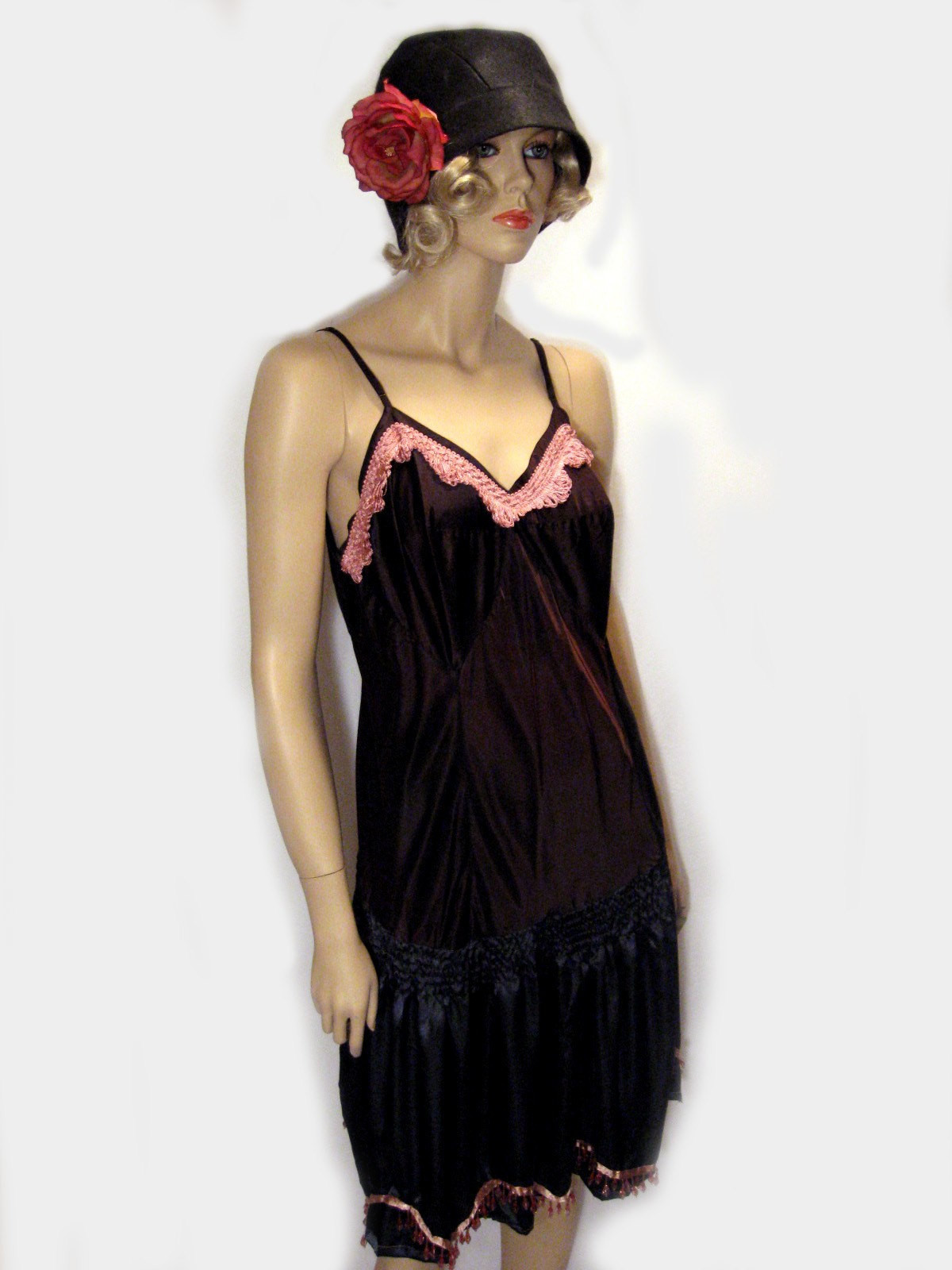 Best ideas about DIY Flapper Costume
. Save or Pin FLAPPER 1920s COSTUME HALLOWEEN DIY CLOCHE HAT Now.