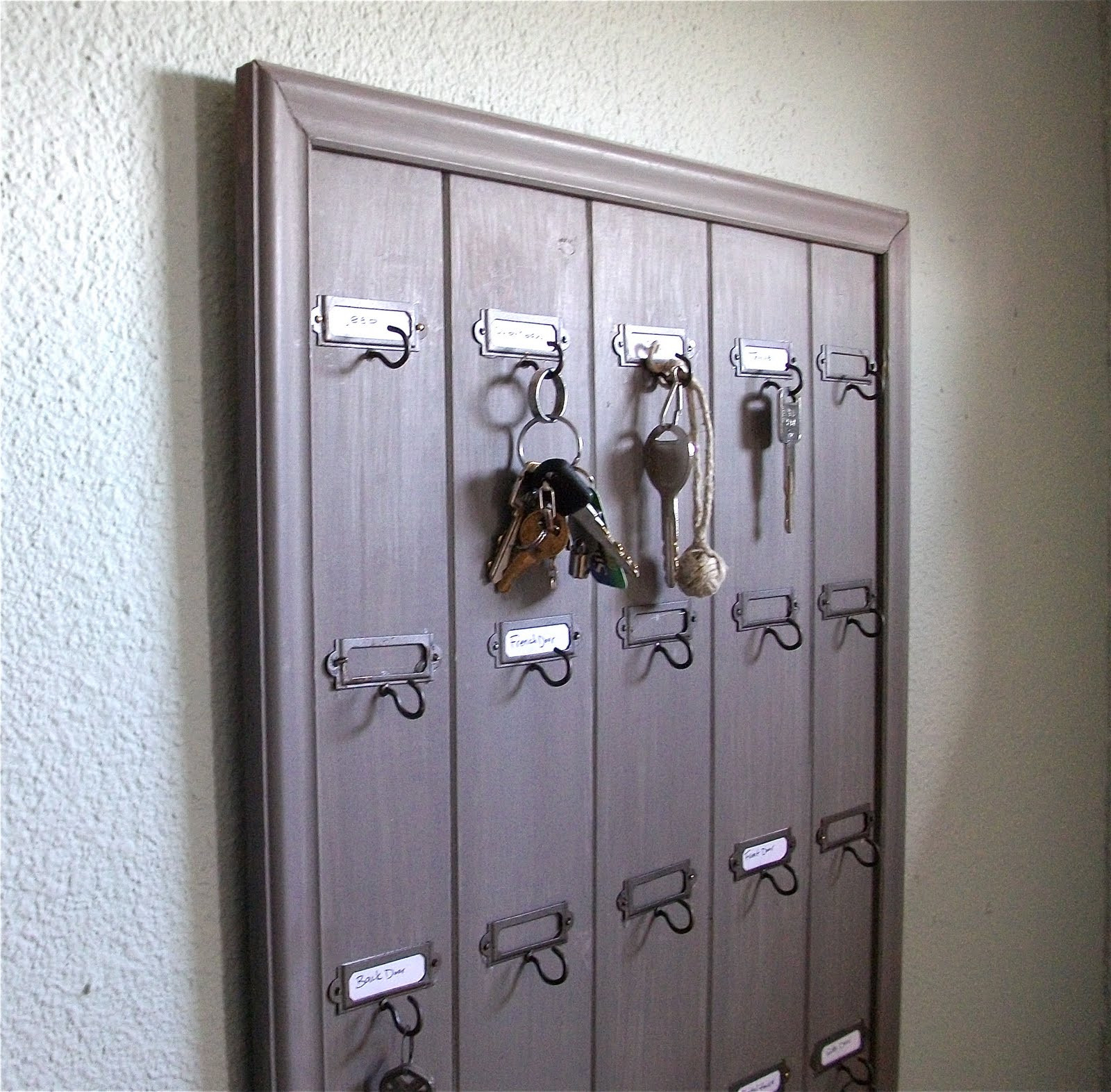 Best ideas about DIY Key Rack
. Save or Pin Remodelaholic Now.