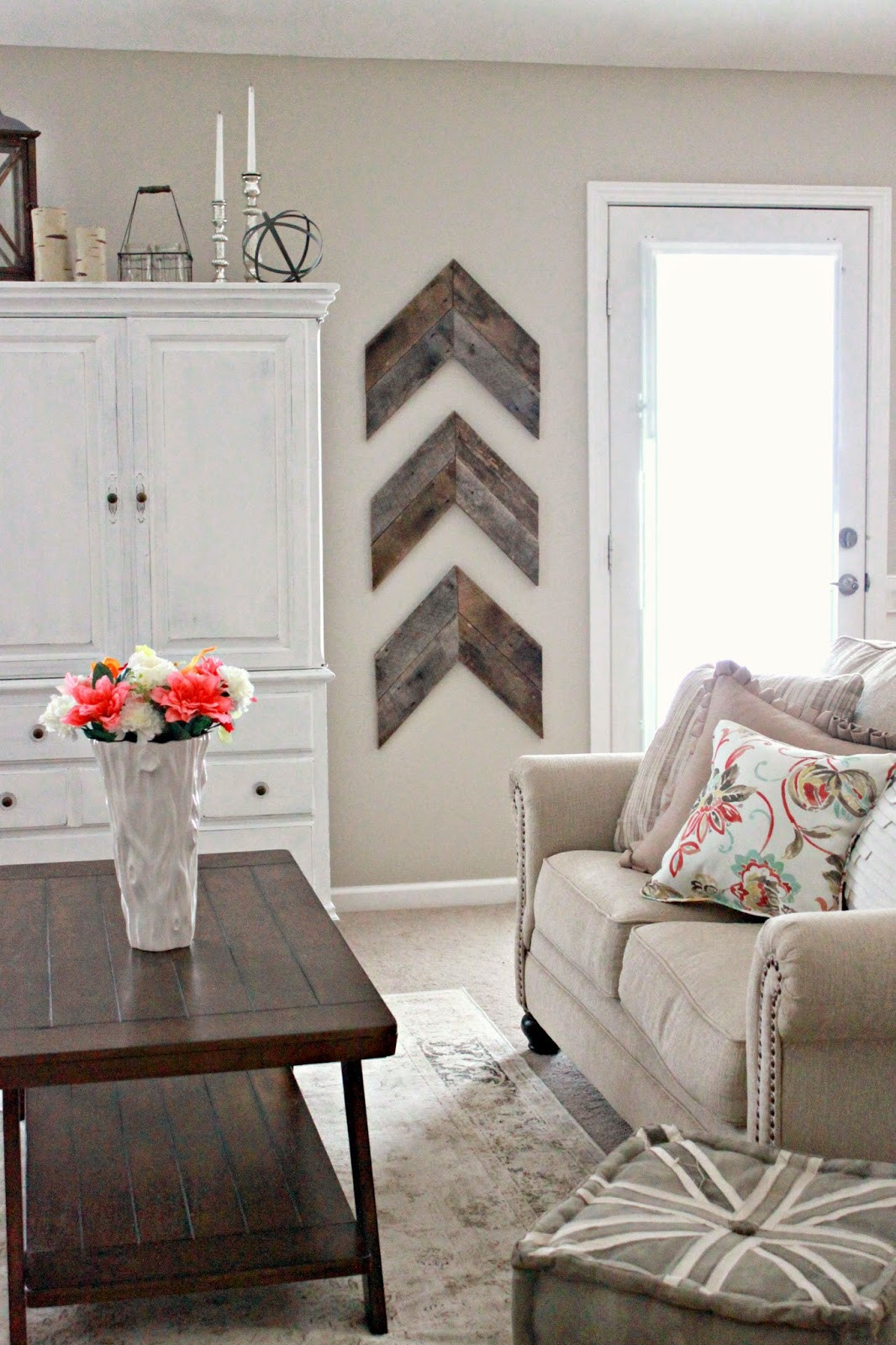 Best ideas about DIY Living Room
. Save or Pin 15 Striking Ways to Decorate with Arrows Now.