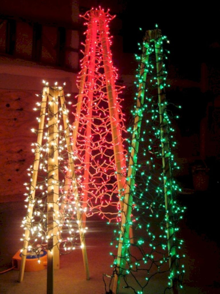 Best ideas about DIY Outdoor Christmas Lights
. Save or Pin 24 DIY Tips And Tricks Christmas Decor Outdoors For A Now.