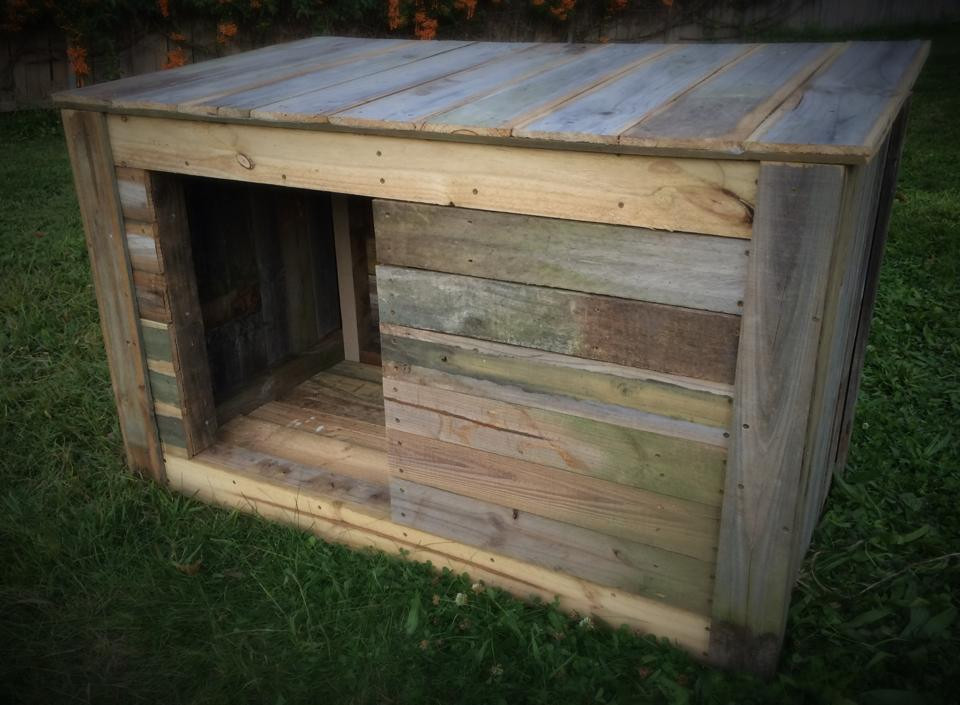 Best ideas about DIY Pallet Dog House
. Save or Pin DIY Pallet Doghouse Now.