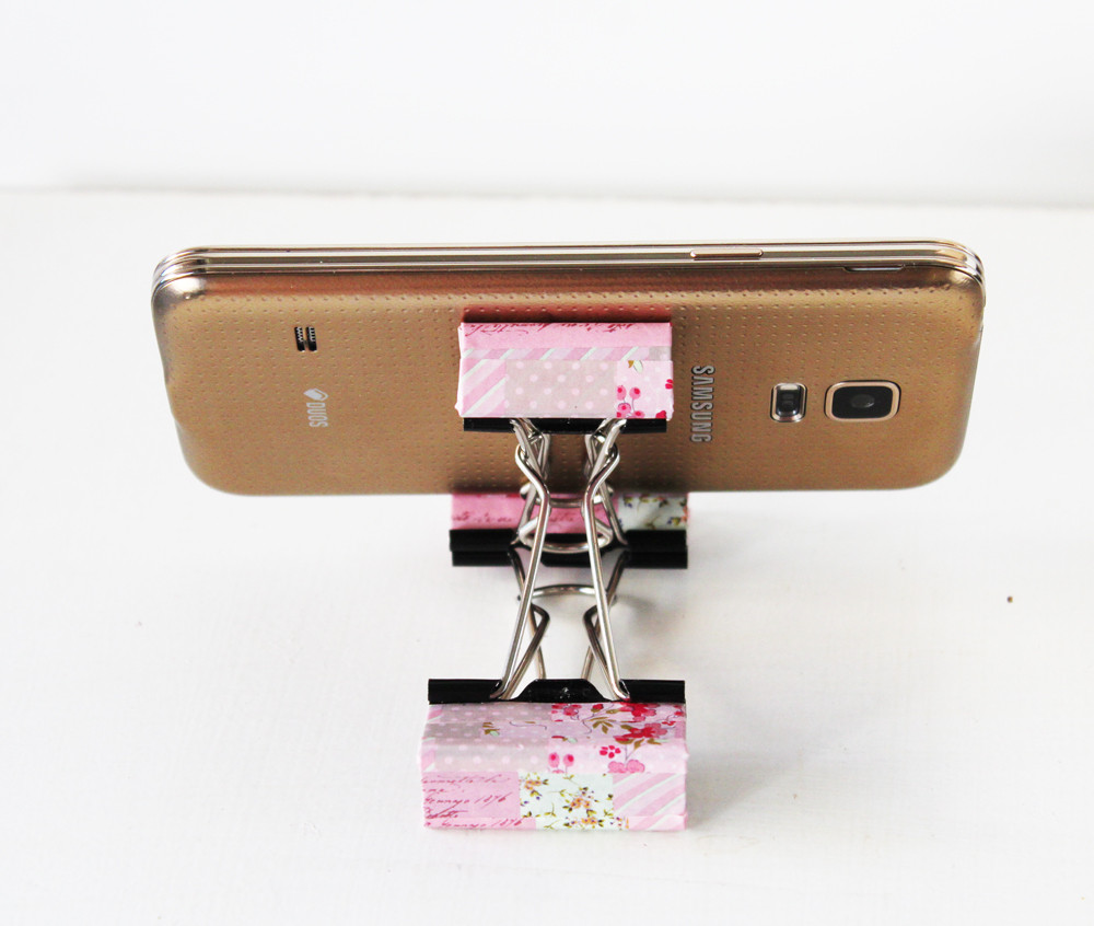 Best ideas about DIY Phone Stand
. Save or Pin DIY smart phone stand with binders Full tutorial Akamatra Now.