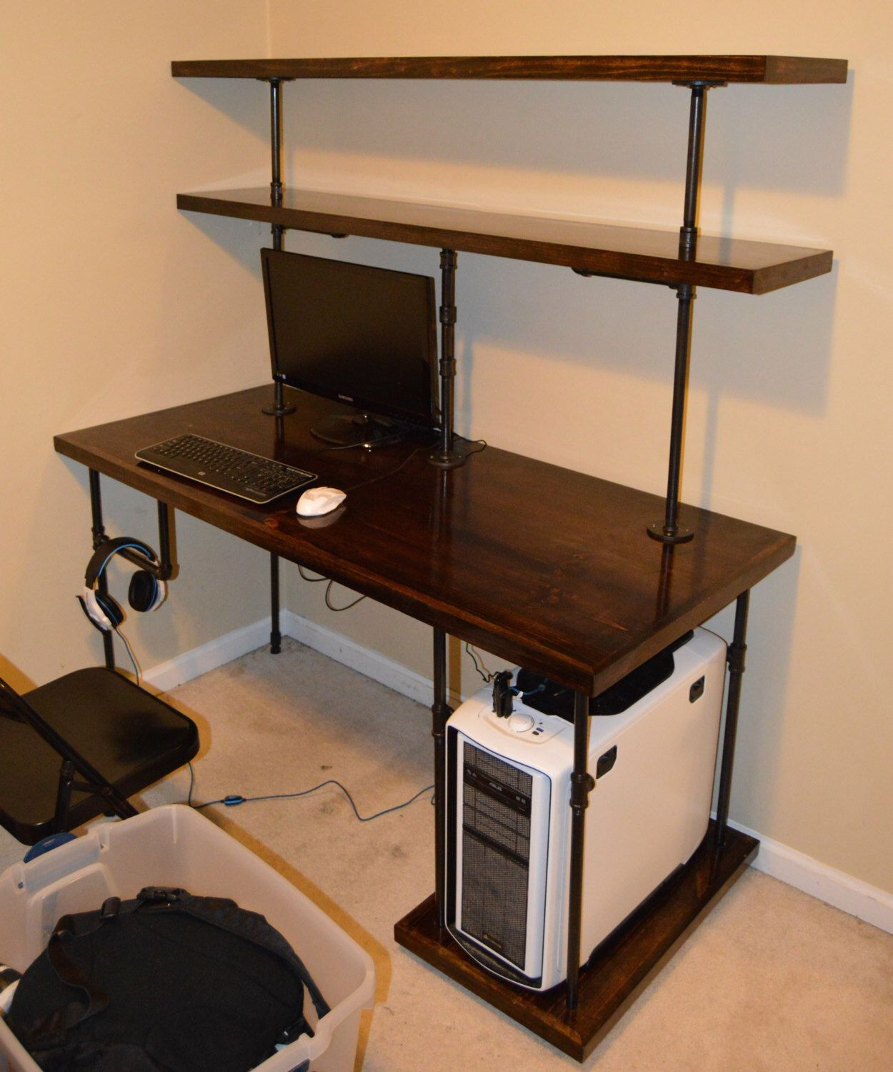 Best ideas about DIY Pipe Computer Desk
. Save or Pin DIY puter Desk Ideas That Make More Spirit Work Now.