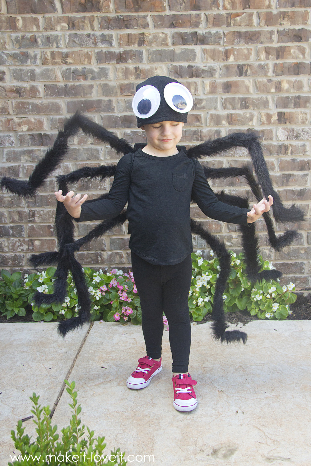 Best ideas about DIY Spider Costume
. Save or Pin DIY Easy NO SEW Spider Costume one to GIVE Now.