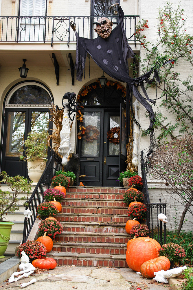 Best ideas about DIY Spooky Outdoor Halloween Decorations
. Save or Pin 33 Awesome Halloween Outdoor Decorating Ideas Now.