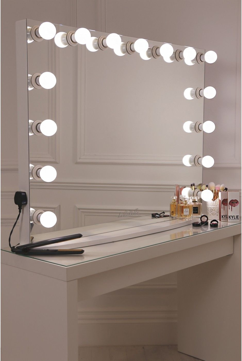 Best ideas about DIY Vanity Mirror With Lights
. Save or Pin 17 DIY Vanity Mirror Ideas to Make Your Room More Now.