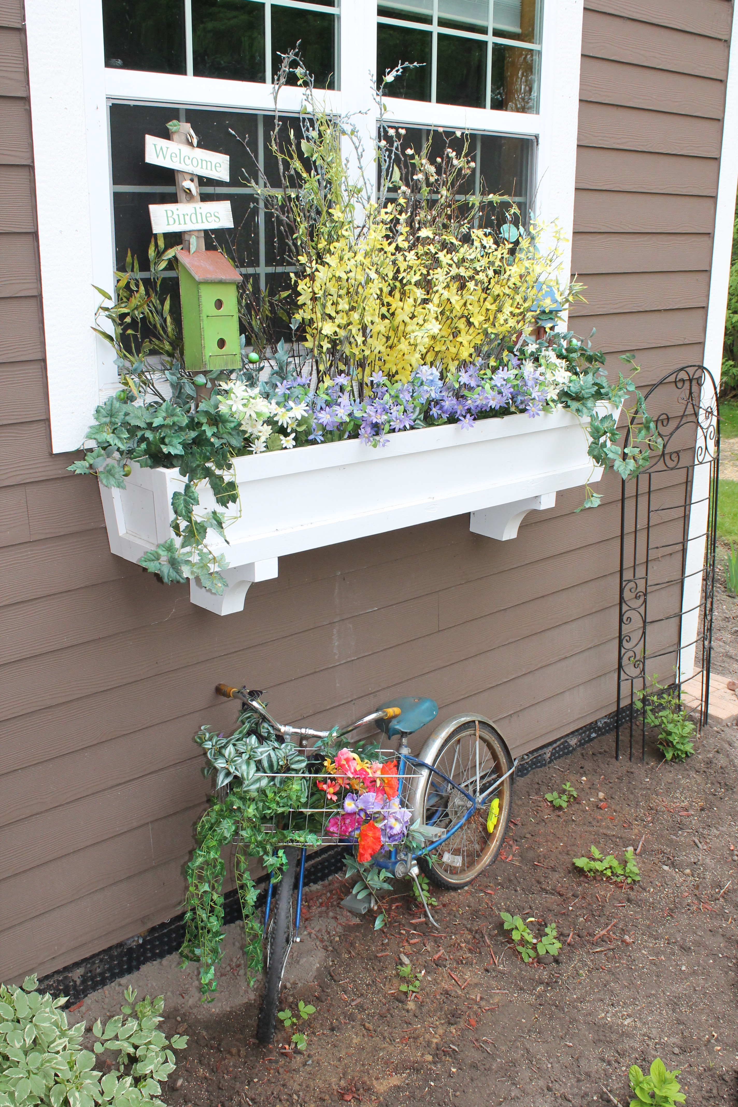 Best ideas about DIY Window Boxes Planters
. Save or Pin Remodelaholic Now.