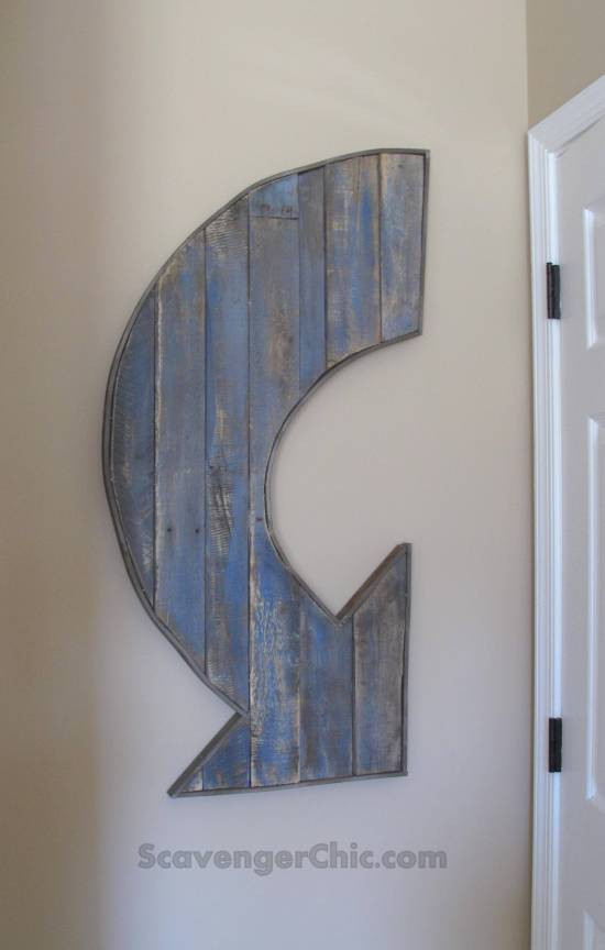 Best ideas about DIY Wood Arrow
. Save or Pin Rustic Pallet Wood Arrow diy – Scavenger Chic Now.