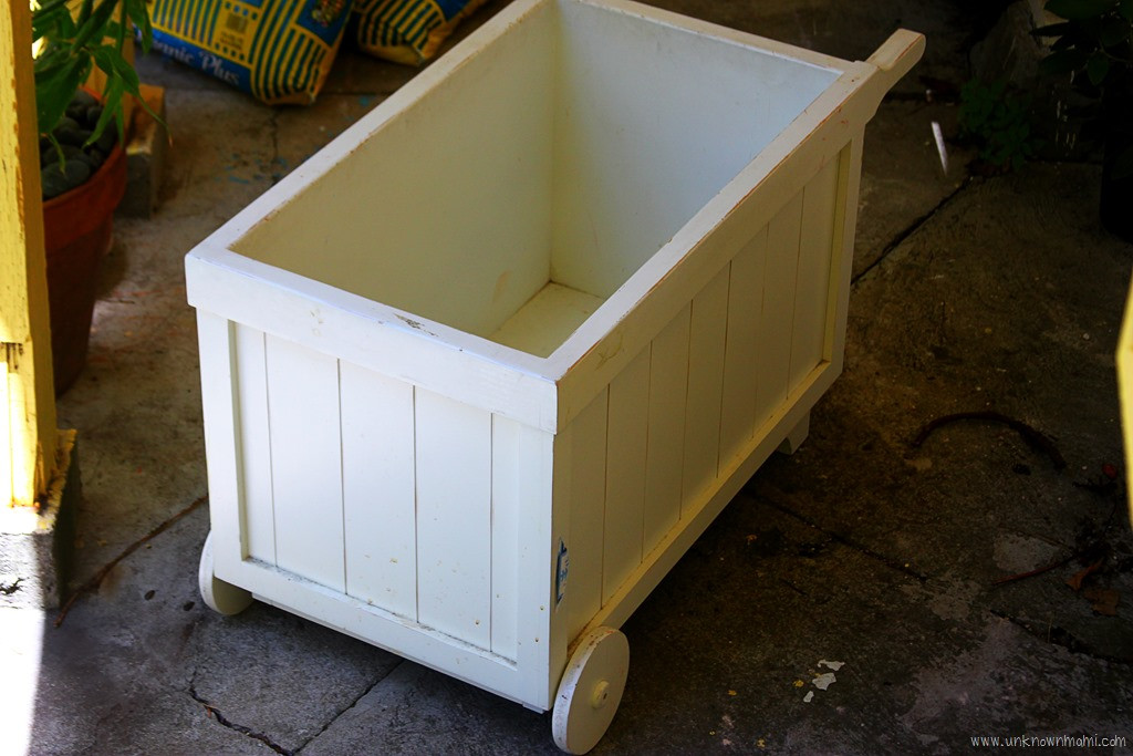 Best ideas about DIY Wooden Toy Box
. Save or Pin DIY Turn a Wooden Toy Box into a Flower Box Unknown Now.