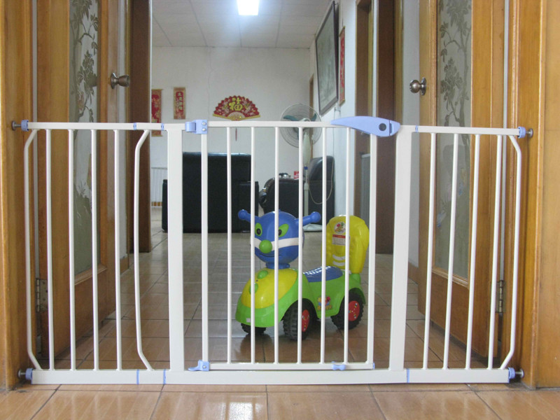 Best ideas about Expandable Baby Gate
. Save or Pin Auto Close and Expandable Baby Pet Gate Now.