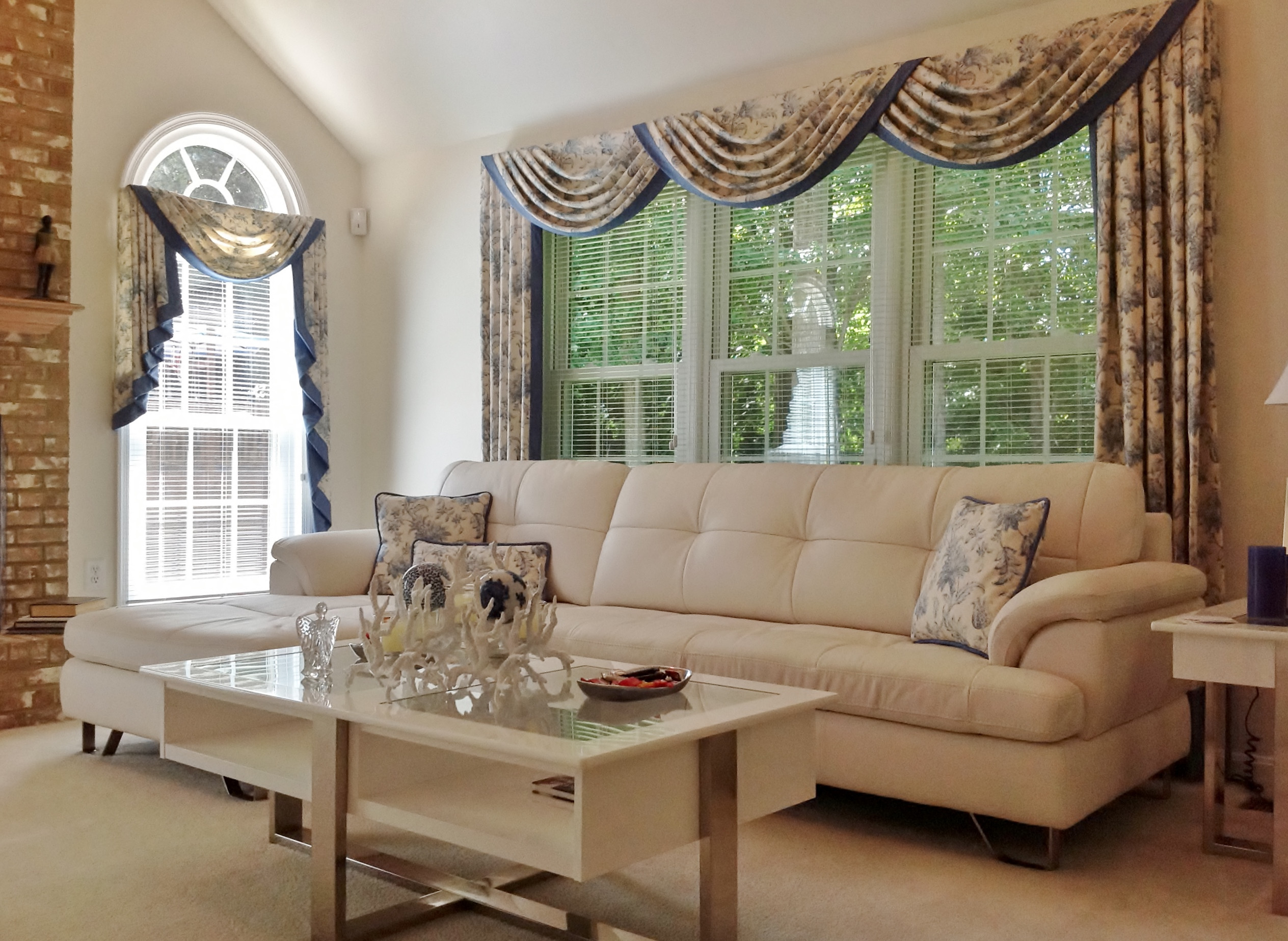 Best ideas about Family Room Window Treatments
. Save or Pin dream home furnishings Now.