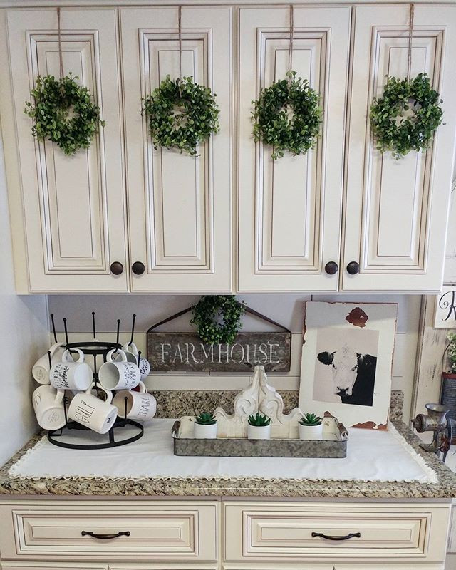 Best ideas about Farmhouse Kitchen Decorating
. Save or Pin 25 best Farmhouse kitchen decor ideas on Pinterest Now.