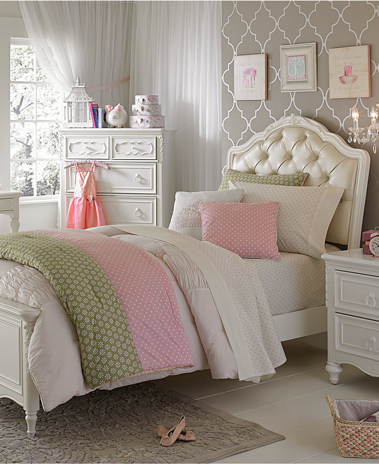 Best ideas about Girls Bedroom Set
. Save or Pin 25 Romantic and Modern Ideas for Girls Bedroom Sets Now.