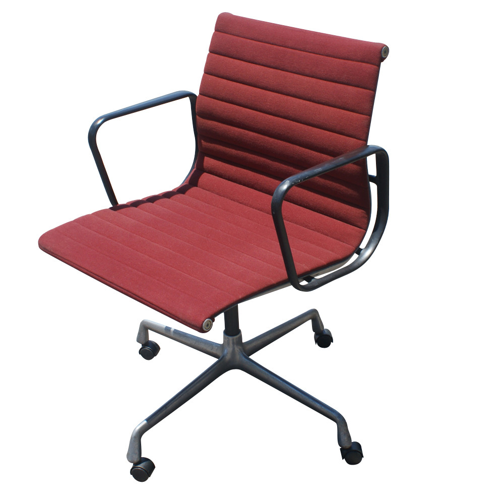 Best ideas about Herman Miller Chair
. Save or Pin 4 Vintage Herman Miller Eames Aluminum Group Chairs Now.