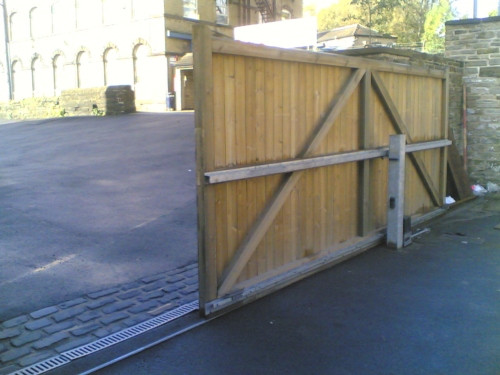Best ideas about Manual Sliding Gate Kits DIY
. Save or Pin rolling gate diy Now.