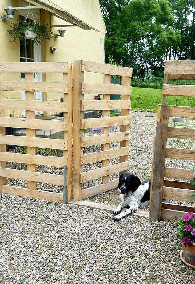 Best ideas about Pallet Fence DIY
. Save or Pin 8 Cool And Easy DIY Pallet Fences To Build Yourself Now.