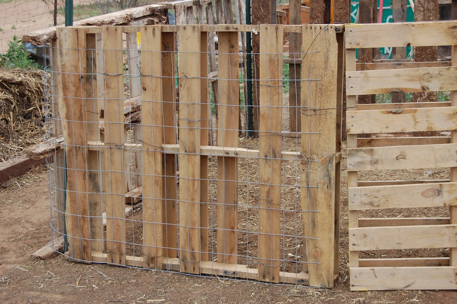 Best ideas about Pallet Fence DIY
. Save or Pin Texas Rebel Girl DIY Pallet Fence Now.