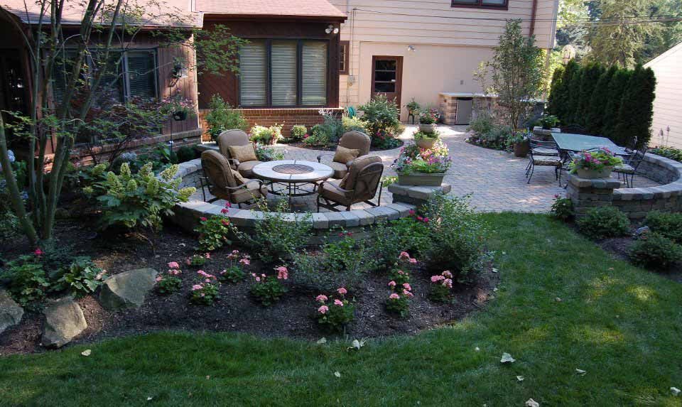 Best ideas about Patio Landscaping Ideas
. Save or Pin Landscape Arrangements for your House s Front Gardening Now.