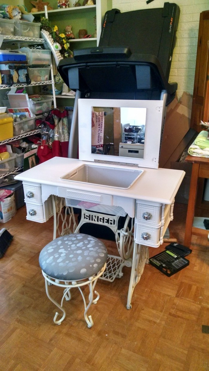 Best ideas about Sewing Table Ideas
. Save or Pin 23 Decorating Like Your Old Sewing Machine Find A Reuse Now.