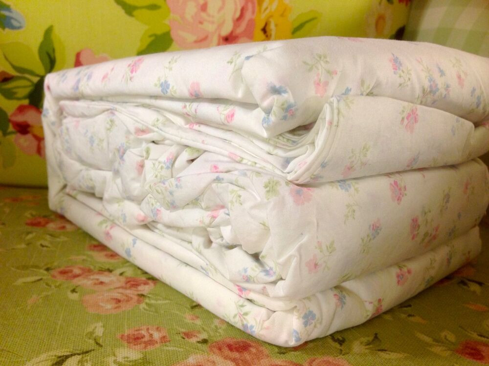 Best ideas about Shabby Chic Sheet Set
. Save or Pin NWT SIMPLY SHABBY CHIC QUEEN SIZE FLORAL COTTON CANDY Now.