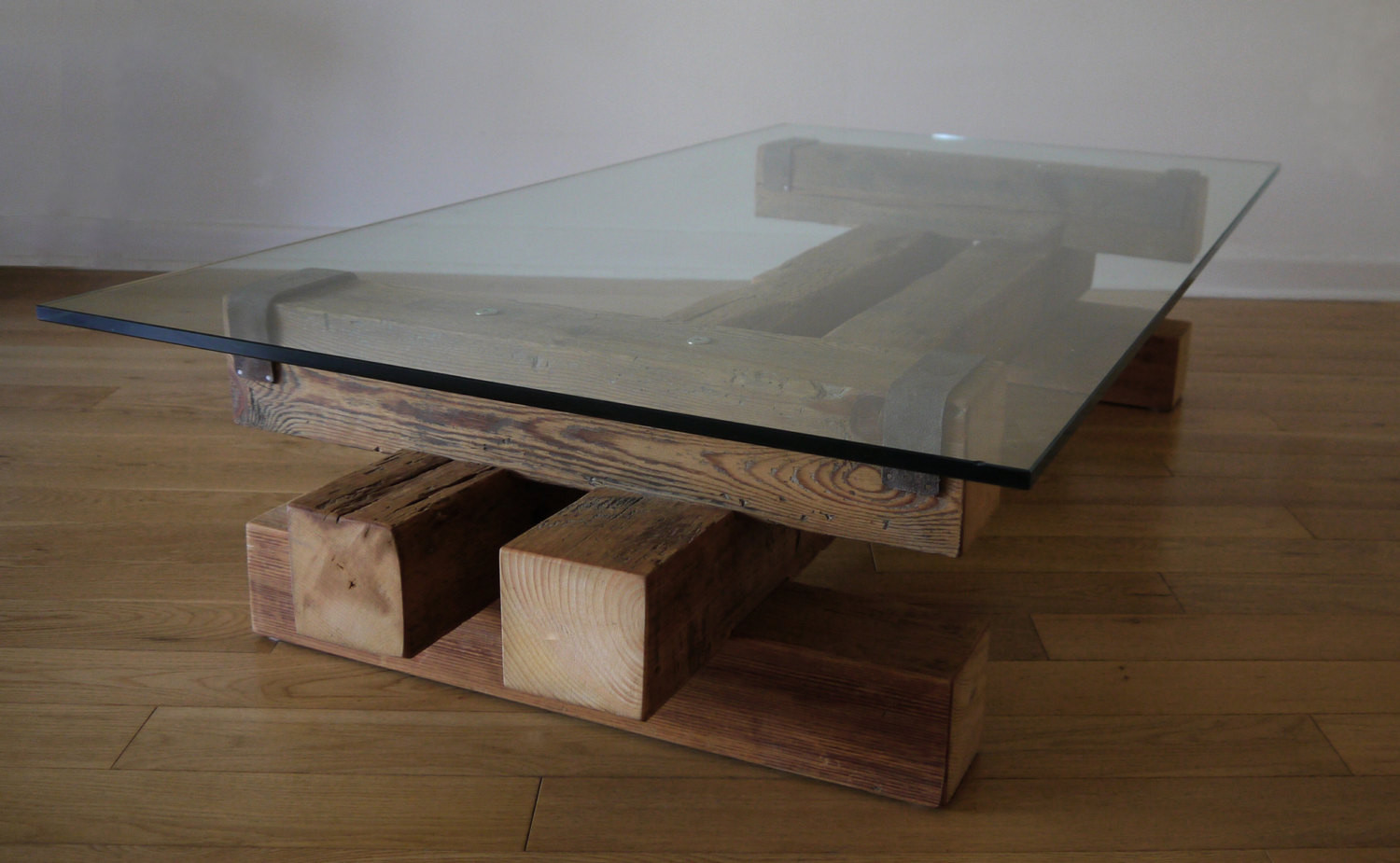 стол деревянный со стеклом сверху