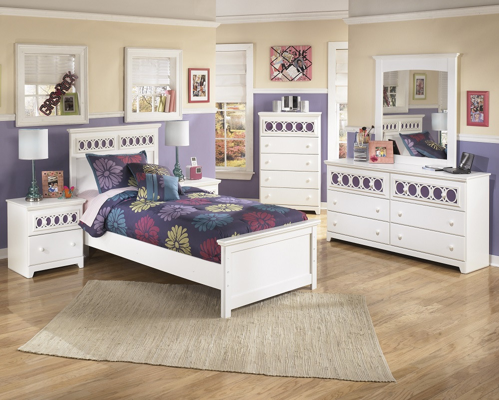 Best ideas about Youth Bedroom Sets
. Save or Pin Youth Bedroom Sets & Bunks Furniture Decor Showroom Now.