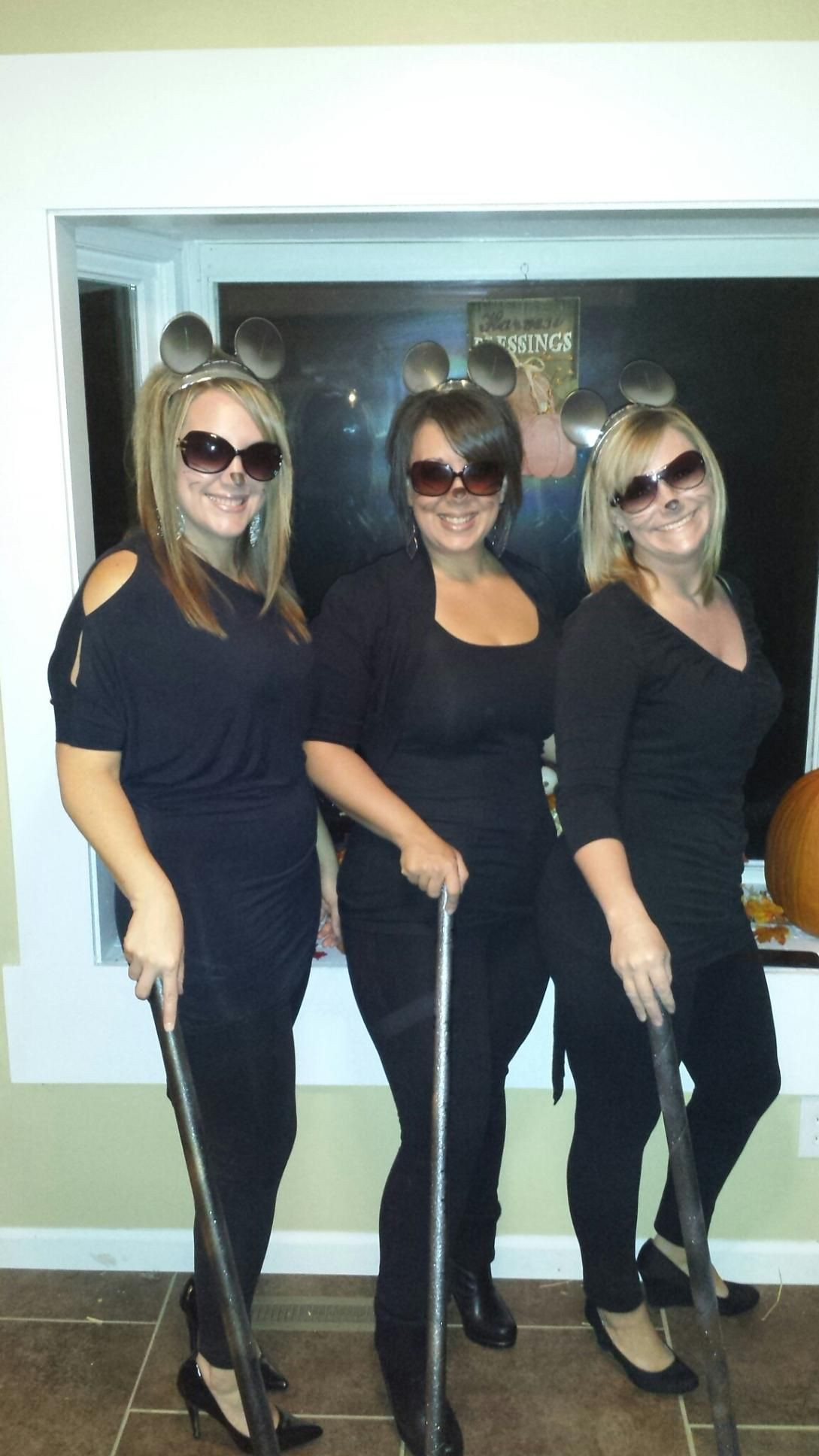 Best ideas about 3 Blind Mice Costume DIY
. Save or Pin Cute Three Blind Mice DIY Halloween costume Now.