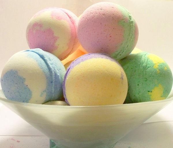 Best ideas about Bath Bombs DIY
. Save or Pin How to Make Bath Bombs 5 Easy Recipes Going EverGreen Now.