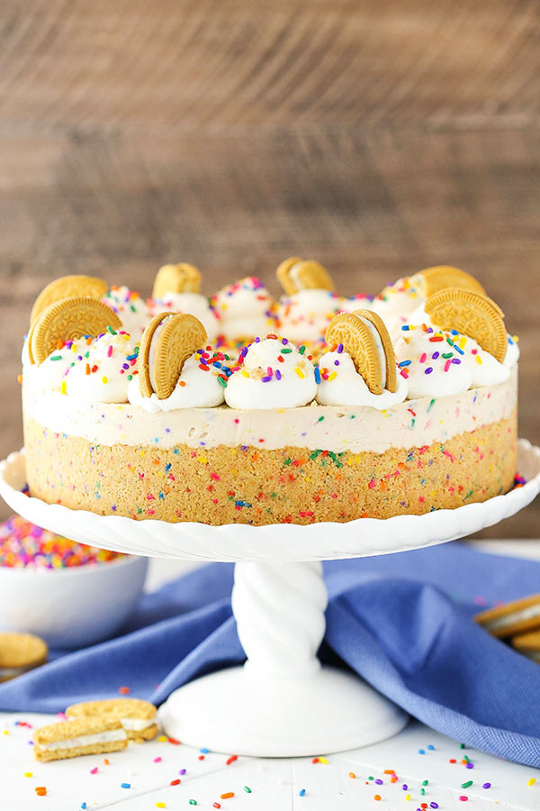 Best ideas about Birthday Cake Oreos
. Save or Pin Amazing No Bake Golden Birthday Cake Oreo Cheesecake Recipe Now.