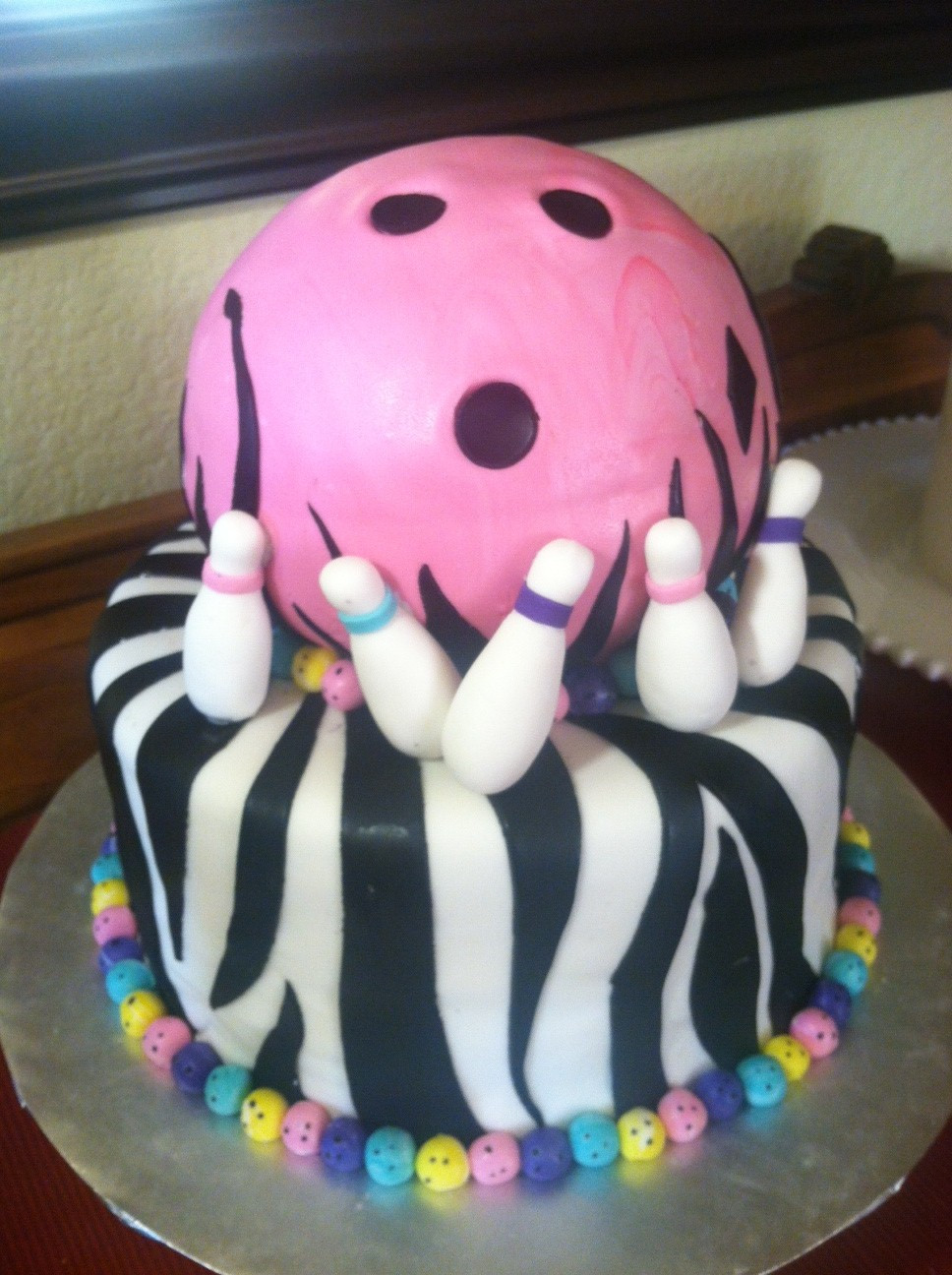 Best ideas about Bowling Birthday Cake
. Save or Pin Cakes by Rosalyn June 2012 Now.