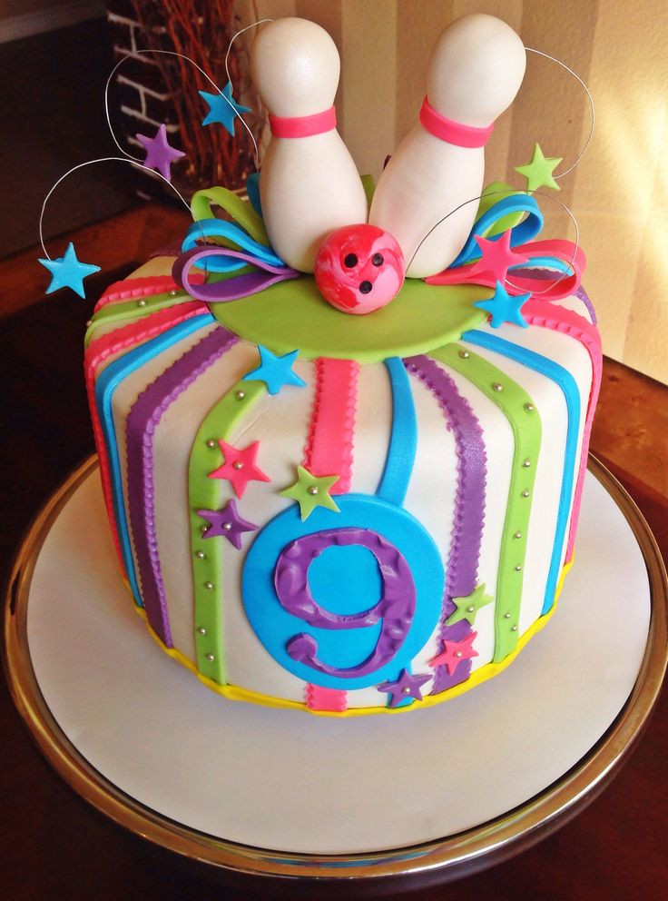 Best ideas about Bowling Birthday Cake
. Save or Pin 25 best ideas about Bowling birthday cakes on Pinterest Now.
