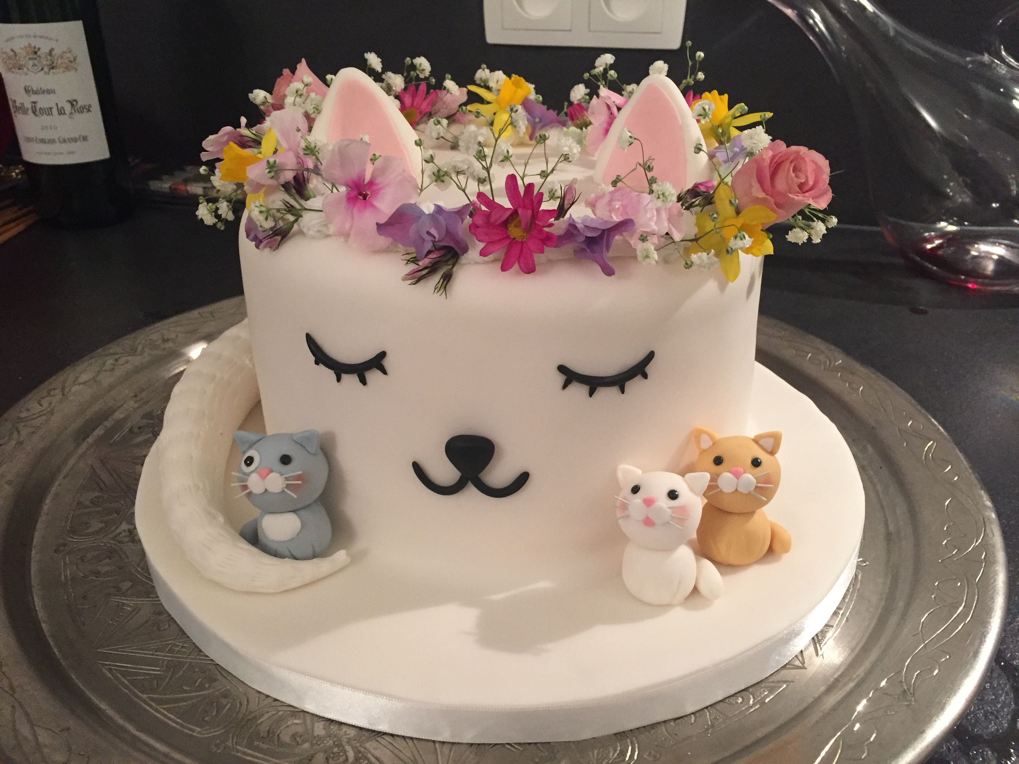 Best ideas about Cat Birthday Cake
. Save or Pin Cat cake Lindas invitaciones Pinterest Now.