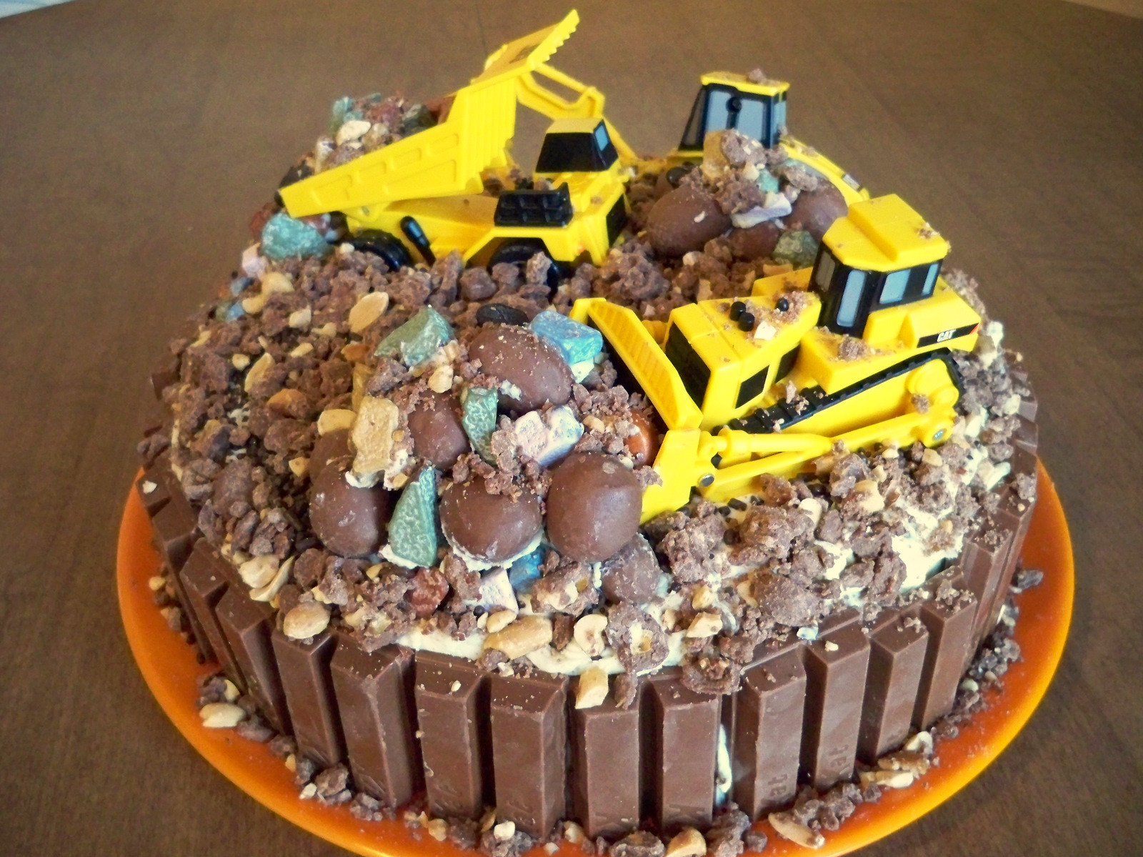 Best ideas about Construction Birthday Cake
. Save or Pin Sew Incredibly Crafty Construction Site Cake Now.