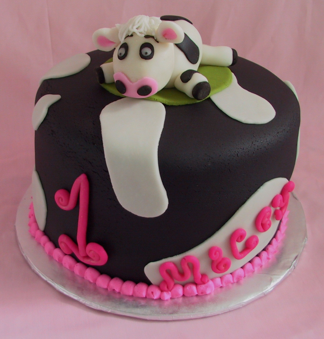 Best ideas about Cow Birthday Cake
. Save or Pin Fondant Cow Birthday Cake Now.