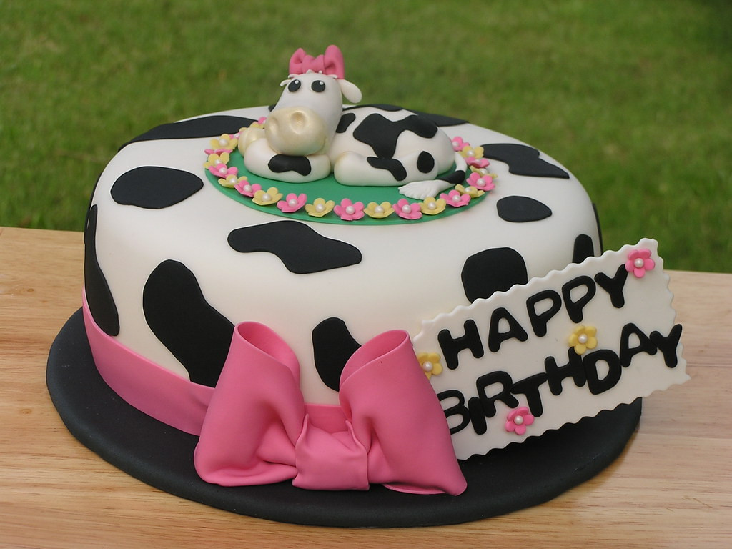 Best ideas about Cow Birthday Cake
. Save or Pin Cow cake Now.