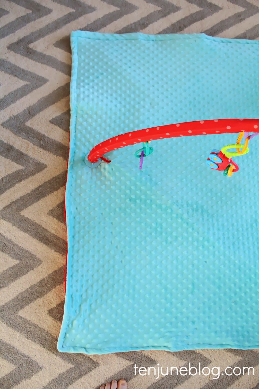 Best ideas about DIY Baby Play Mat
. Save or Pin Ten June DIY Baby Play Mat Sewing Tutorial Now.