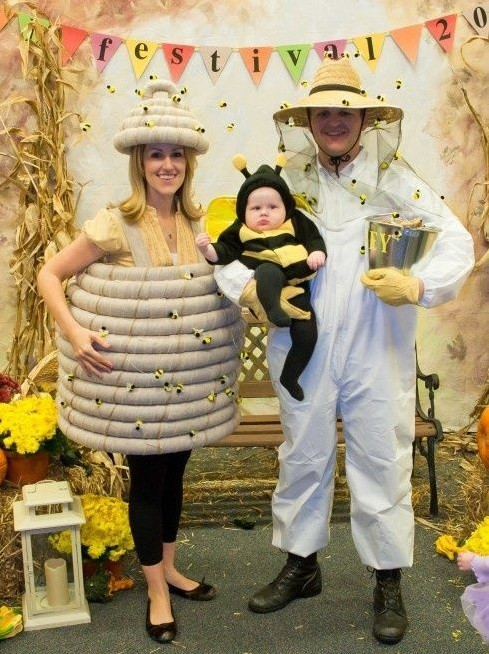 Best ideas about DIY Beekeeper Costume
. Save or Pin Familias que se disfrazaron para halloween juntas Now.