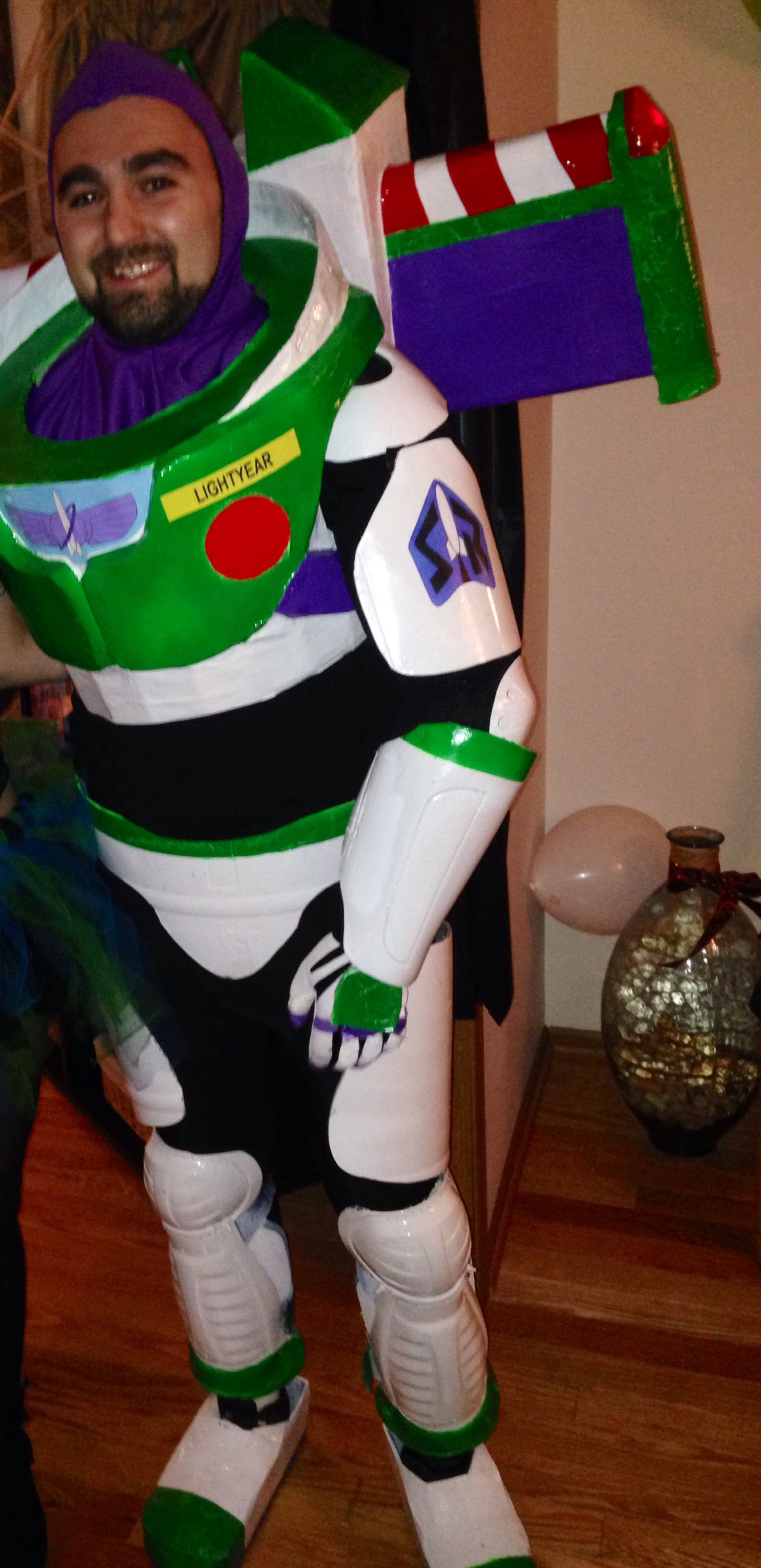 Best ideas about DIY Buzz Lightyear Costume For Adults
. Save or Pin DIY Buzz Lightyear costume Coisas de menino Now.