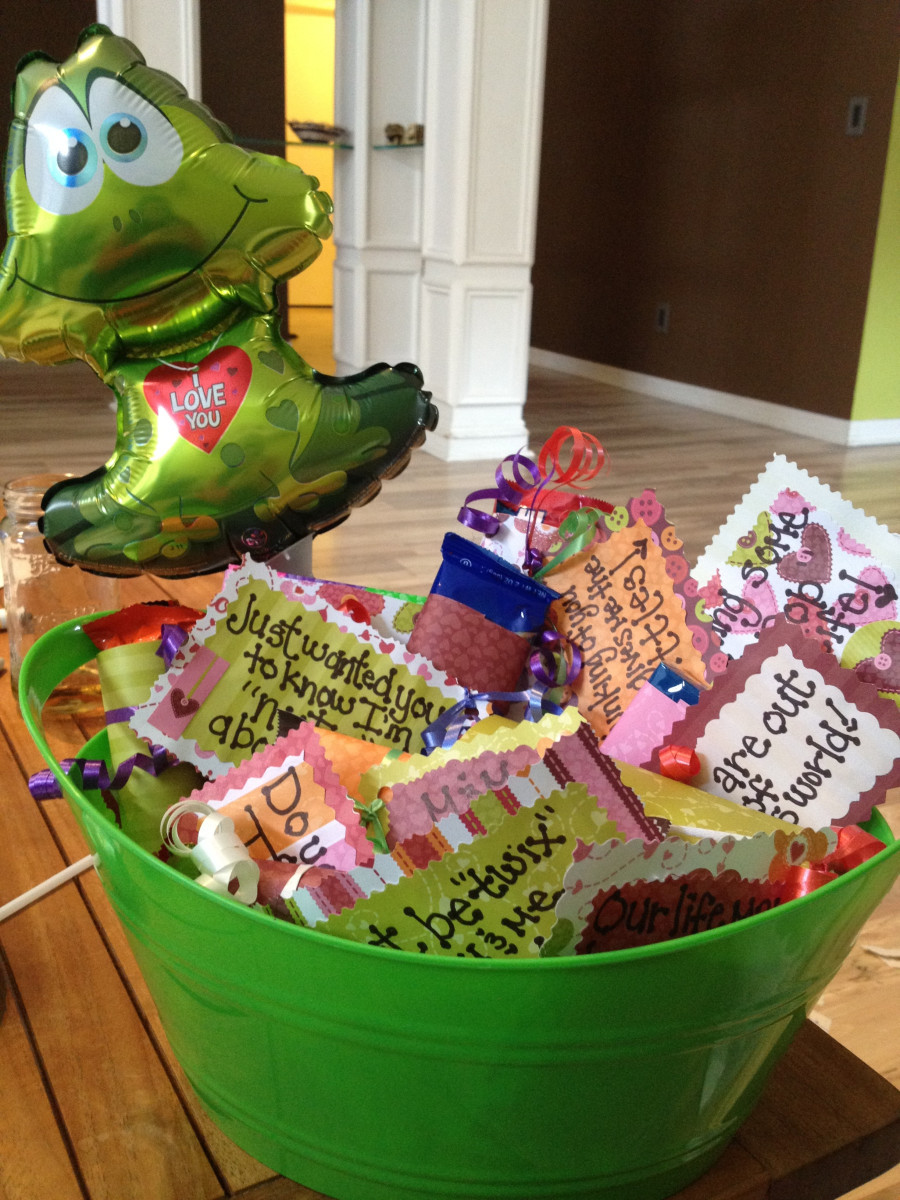 Best ideas about DIY Candy Gifts
. Save or Pin DIY Candy Gram Gift basket Now.