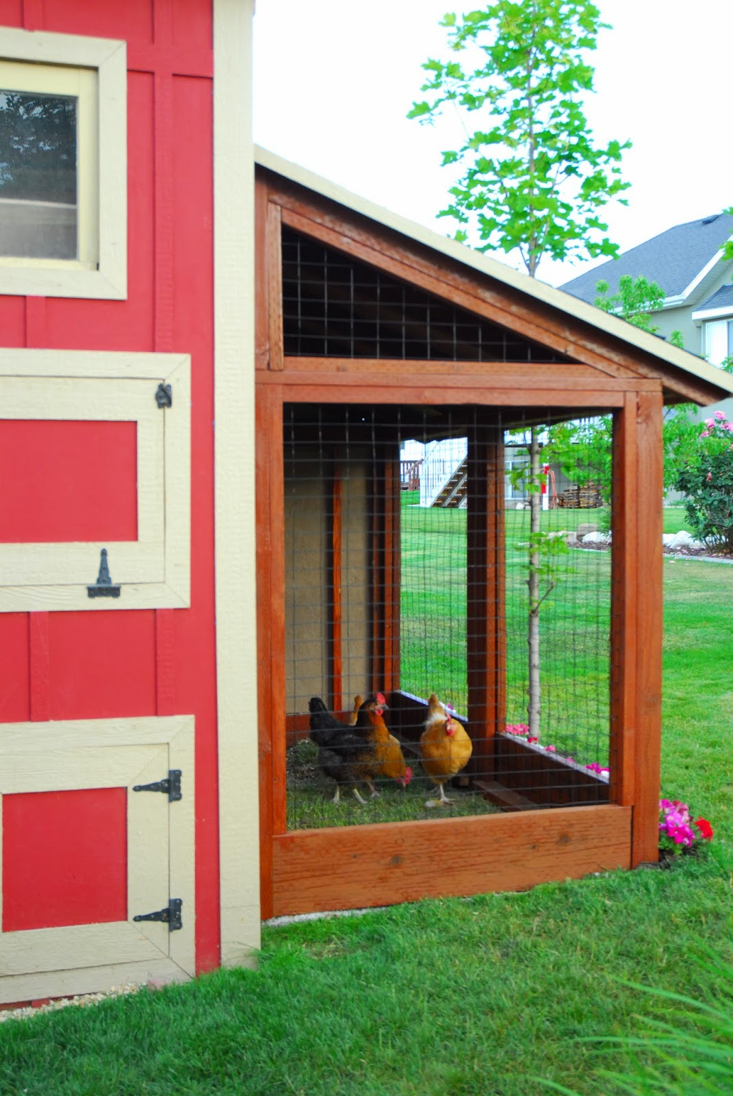 Best ideas about DIY Chicken Coops
. Save or Pin Remodelaholic Now.