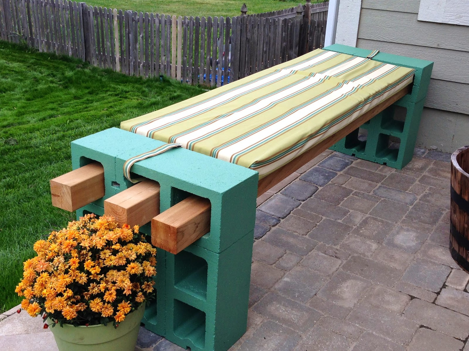 Best ideas about DIY Cinder Block Bench
. Save or Pin DIY Cinder Block Bench Now.