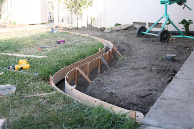 Best ideas about DIY Concrete Edging
. Save or Pin DIY Yard Curbs Now.