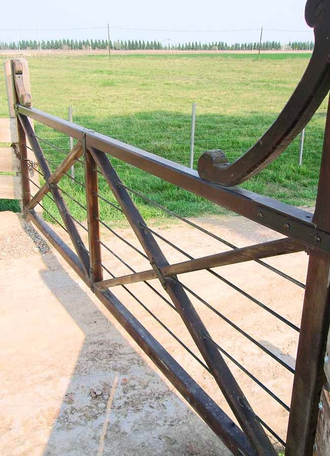 Best ideas about DIY Driveway Gates
. Save or Pin How To Build A Driveway Gate Plans WoodWorking Projects Now.