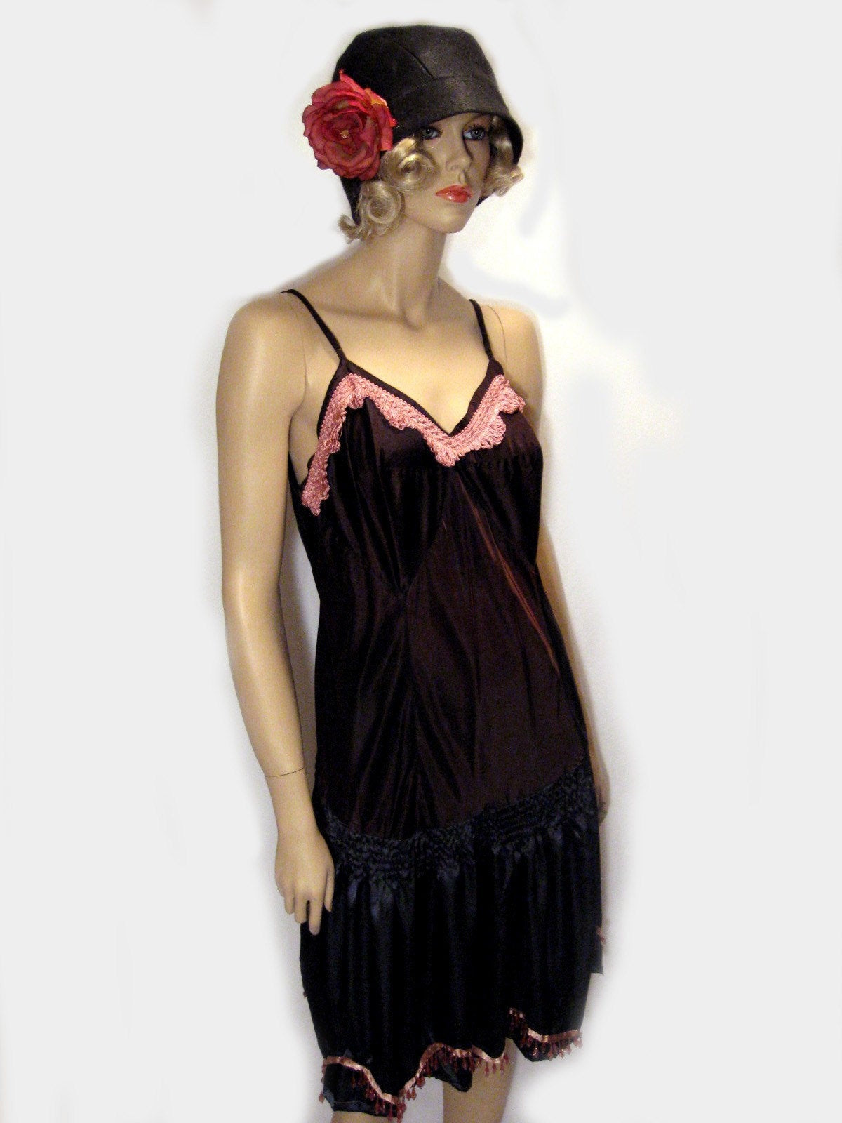 Best ideas about DIY Flapper Dresses
. Save or Pin FLAPPER 1920s COSTUME HALLOWEEN DIY CLOCHE HAT Now.