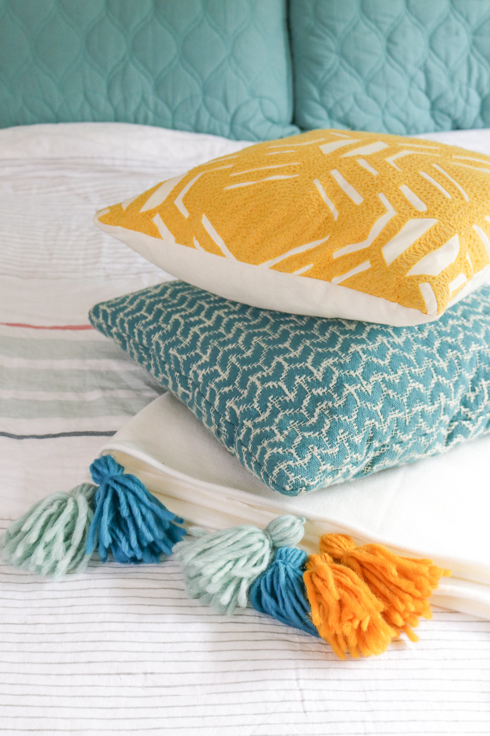 Best ideas about DIY Fleece Blanket
. Save or Pin DIY Fleece Tassel Blanket Now.