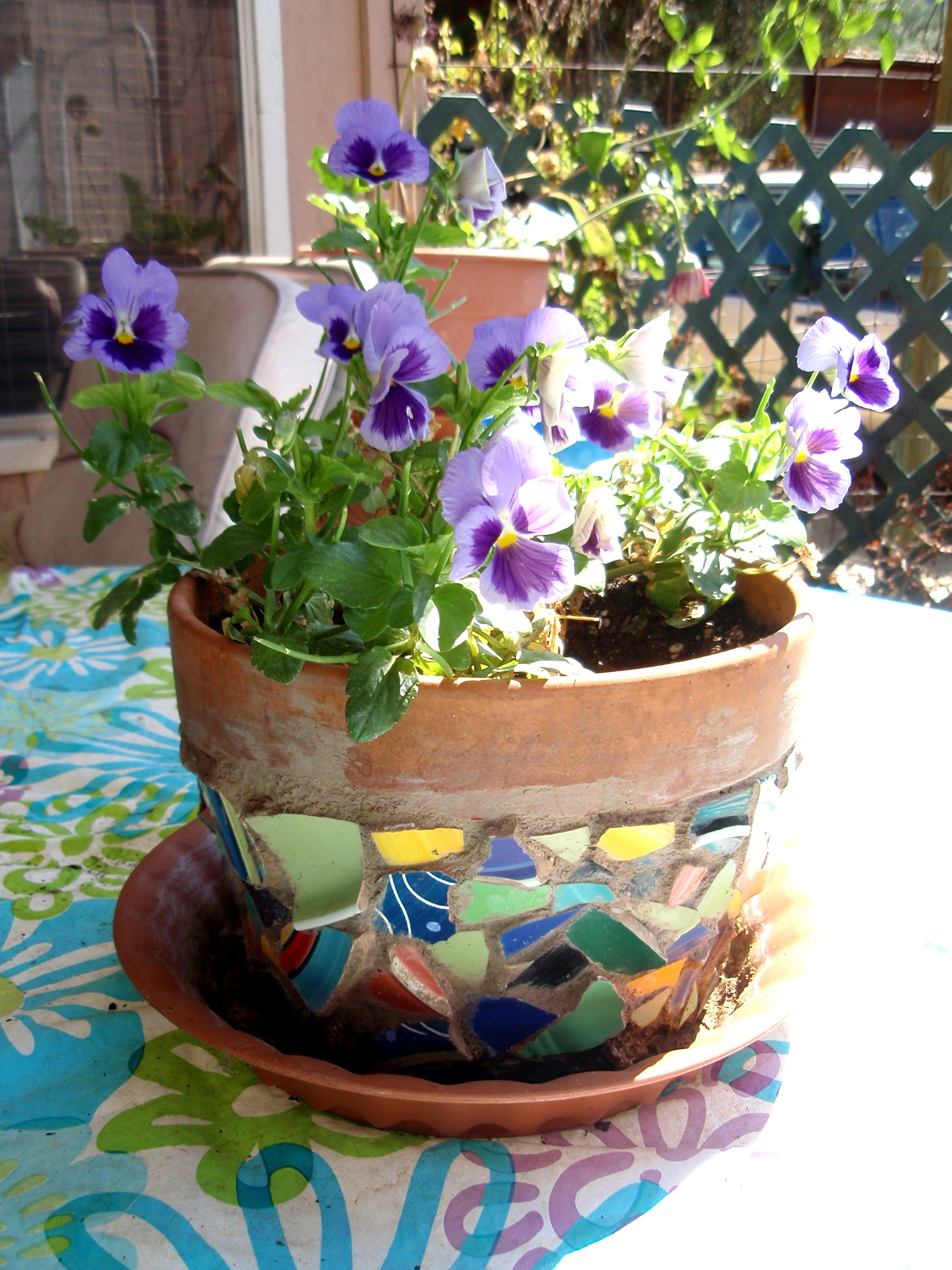Best ideas about DIY Flower Pots
. Save or Pin DIY Mosaic Flower Pot Centerpieces Now.
