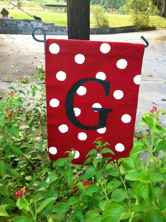 Best ideas about DIY Garden Flag
. Save or Pin DIY Garden Flags for Every Season Pretty Handy Girl Now.