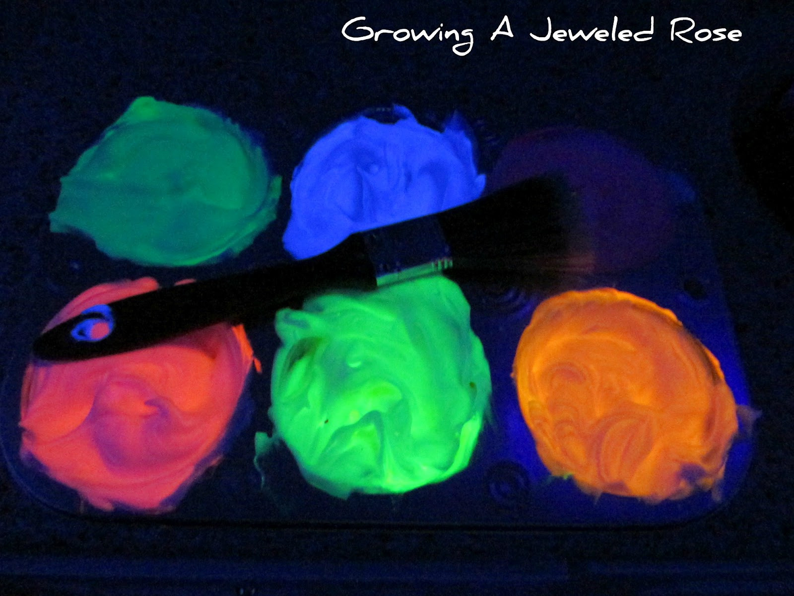 Best ideas about DIY Glow In The Dark Paint
. Save or Pin Glowing Homemade Bath Paint Now.