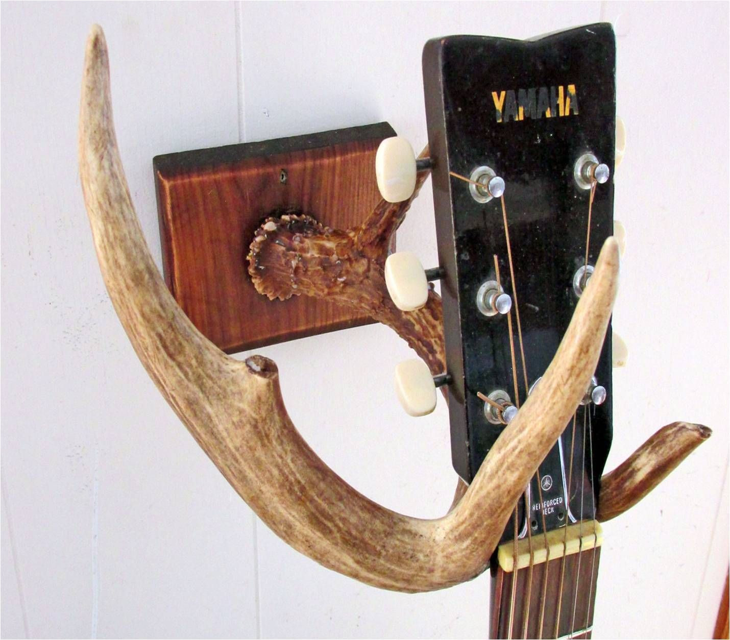 Best ideas about DIY Guitar Wall Mount
. Save or Pin DIY Guitar Wall Mount made from Deer Antler Now.