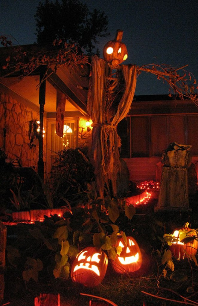 Best ideas about DIY Halloween Yard Decorations
. Save or Pin 10 Outdoor Halloween Decorations Ideas Now.